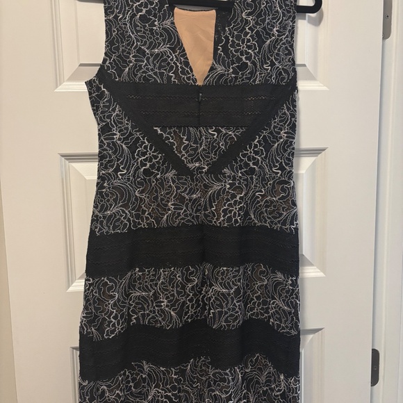 Tasha Cocktail Dress in Black & White - Picture 4 of 6